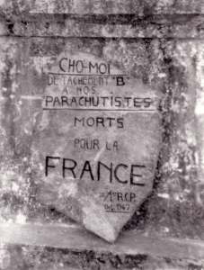 Plaque ajoutée au monument Borgnis-Desbordes par le détachement "B" ( Photo 1er RCP)